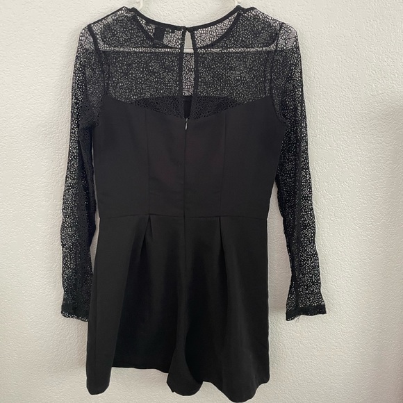 Black laced romper - Picture 2 of 3